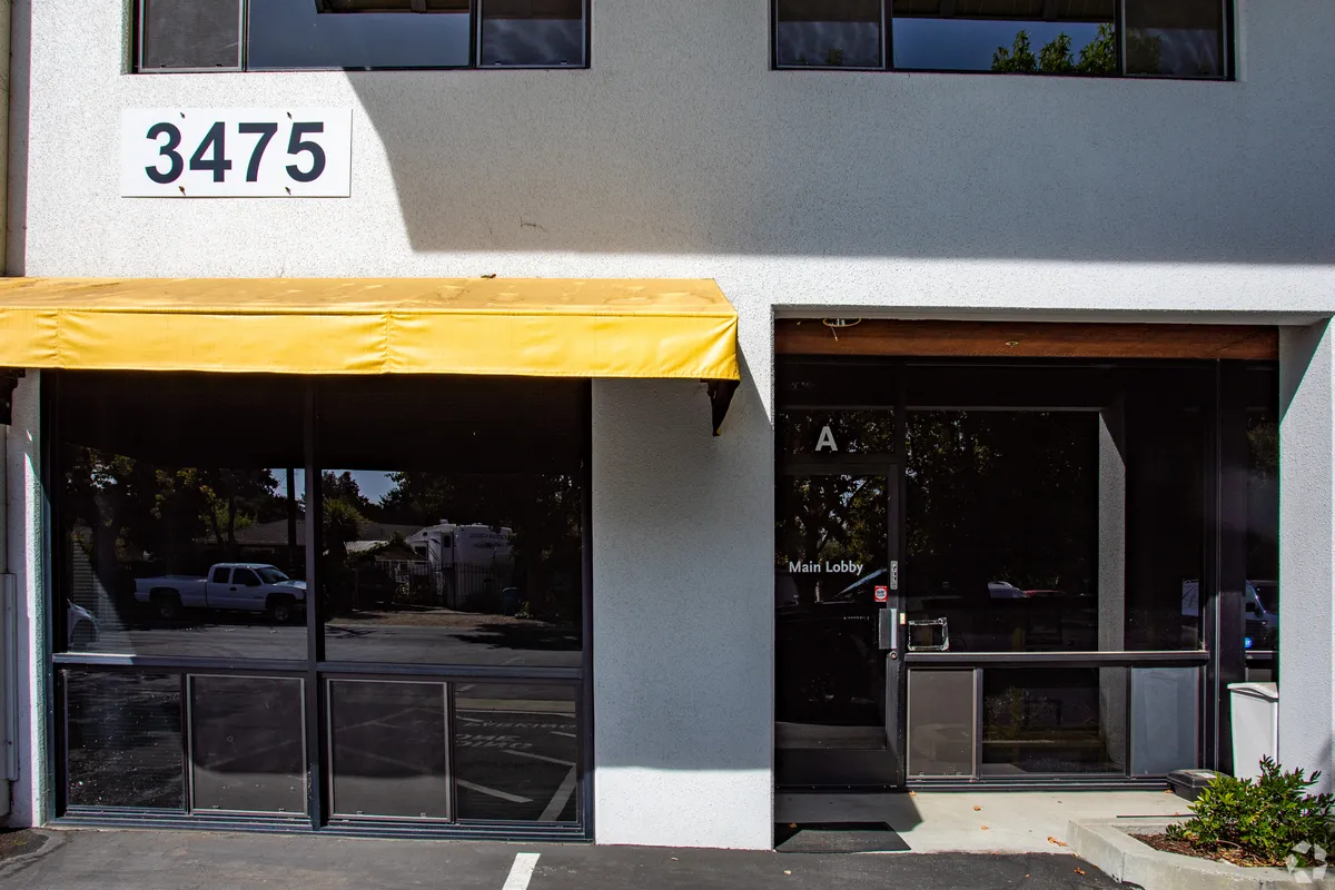 Building Entrance Detail