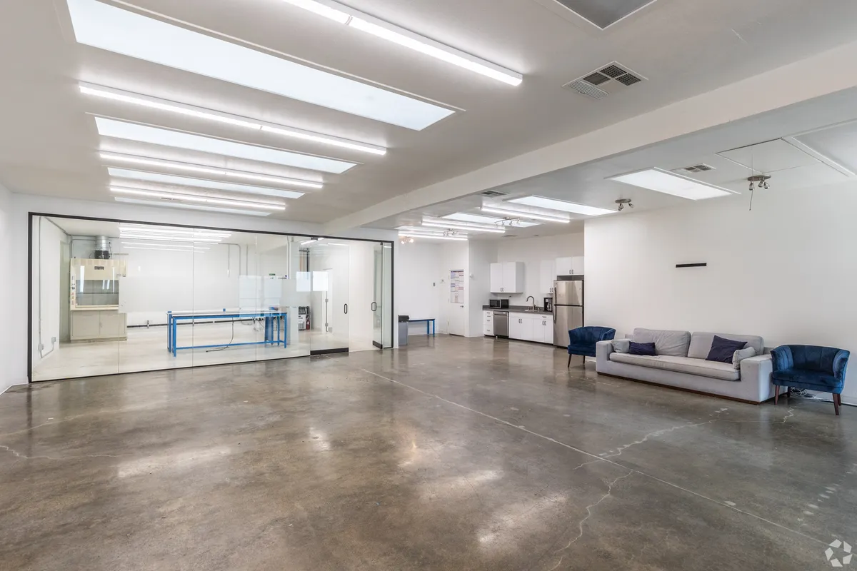 Modern Lab & Lounge Space